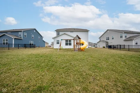 15469 Eastpark Circle W Fishers IN 46037