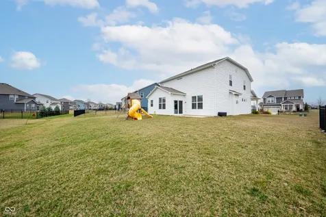 15469 Eastpark Circle W Fishers IN 46037