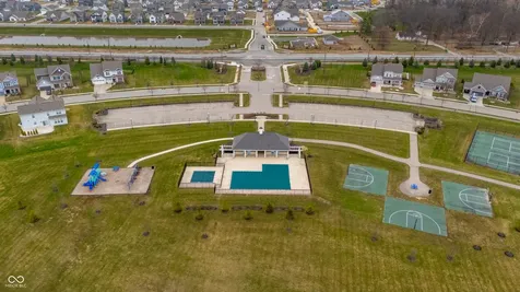 15469 Eastpark Circle W Fishers IN 46037