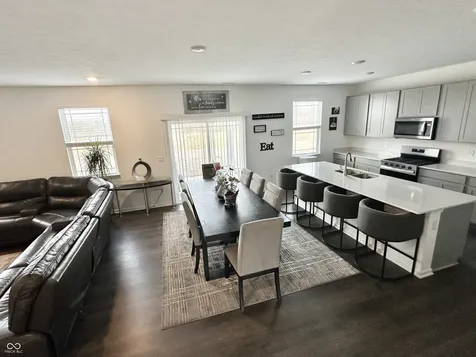 2698 Nampa Drive Whitestown IN 46075