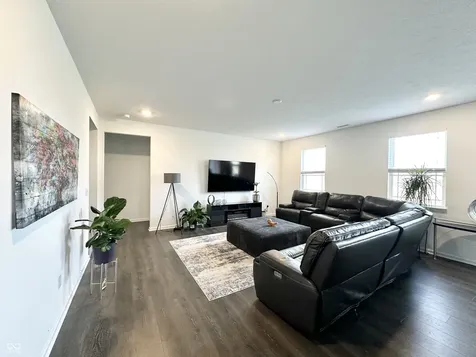 2698 Nampa Drive Whitestown IN 46075