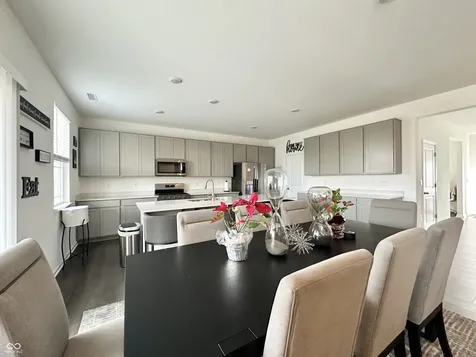 2698 Nampa Drive Whitestown IN 46075
