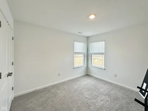 2698 Nampa Drive Whitestown IN 46075