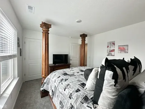 2698 Nampa Drive Whitestown IN 46075