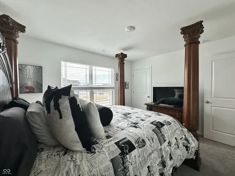 2698 Nampa Drive Whitestown IN 46075