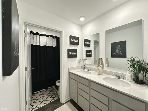 2698 Nampa Drive Whitestown IN 46075
