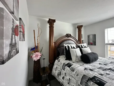 2698 Nampa Drive Whitestown IN 46075