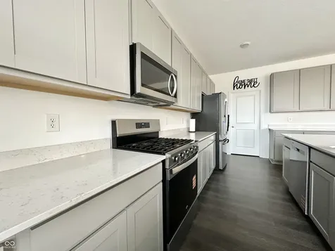 2698 Nampa Drive Whitestown IN 46075