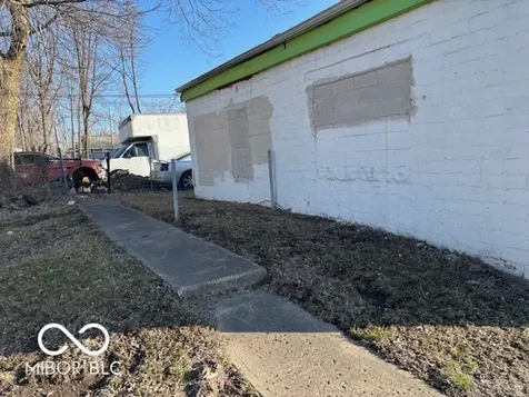 2206 W 10th Street Indianapolis IN 46222