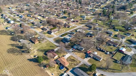 7114 S Midland Avenue Columbus IN 47201