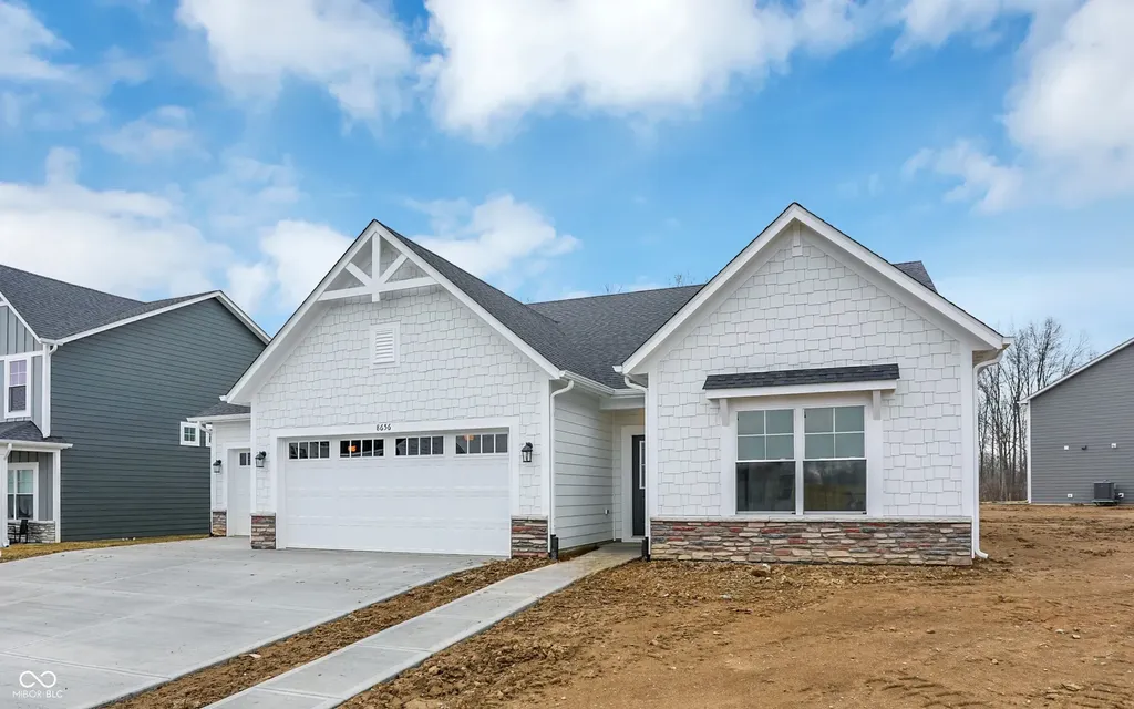8656 Meadowlands Court Plainfield IN 46168