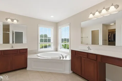 11449 Long Sotton Lane Fishers IN 46037