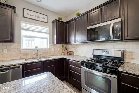 7148 N Chelmsford Drive Mccordsville IN 46055