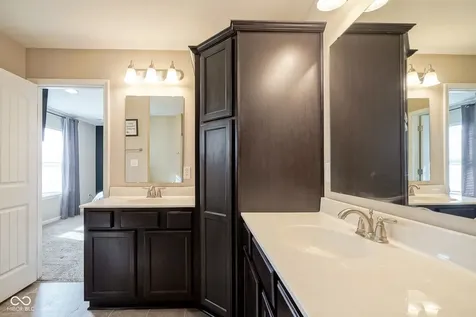7148 N Chelmsford Drive Mccordsville IN 46055