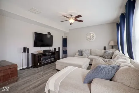 7148 N Chelmsford Drive Mccordsville IN 46055