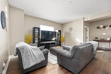 1041 S East Street Indianapolis IN 46225