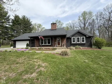 825 W Krislynn Woods Avenue West Terre Haute IN 47885