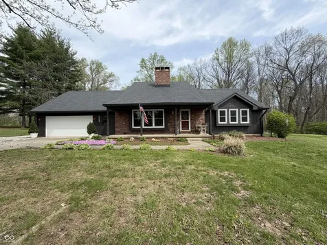 825 W Krislynn Woods Avenue West Terre Haute IN 47885