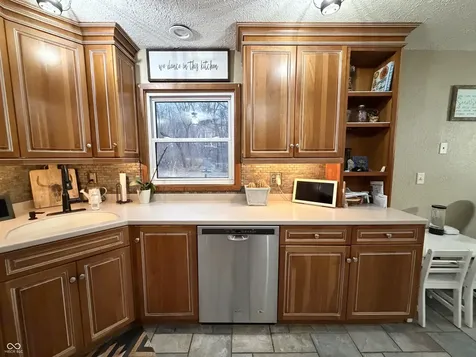 825 W Krislynn Woods Avenue West Terre Haute IN 47885