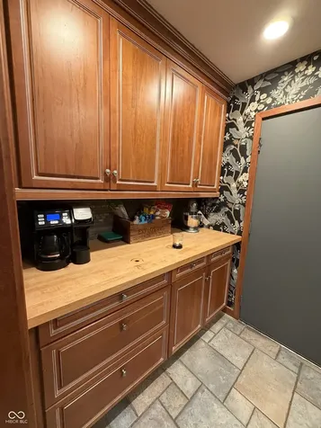 825 W Krislynn Woods Avenue West Terre Haute IN 47885