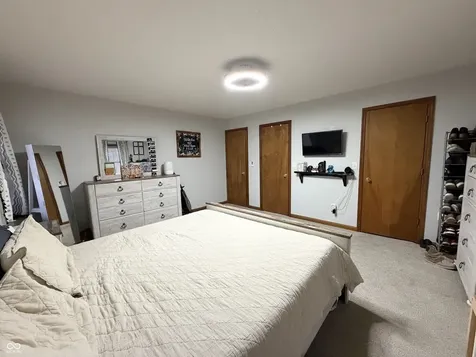 825 W Krislynn Woods Avenue West Terre Haute IN 47885