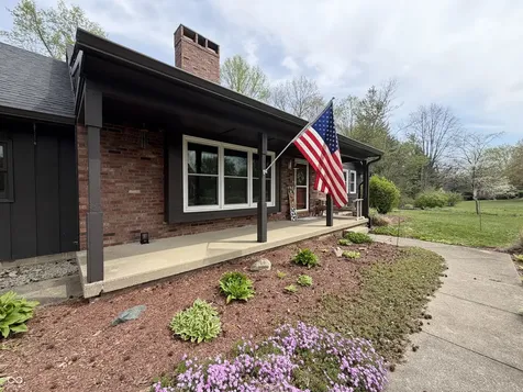825 W Krislynn Woods Avenue West Terre Haute IN 47885