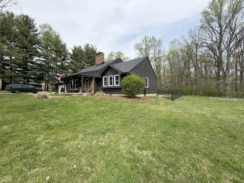 825 W Krislynn Woods Avenue West Terre Haute IN 47885