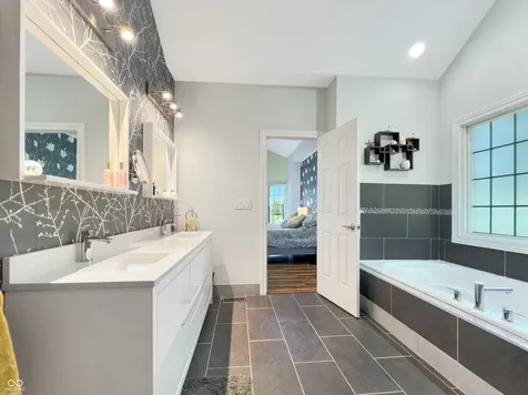 6075 Waterside Drive Columbus IN 47201