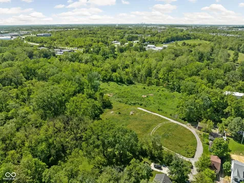 410 S Fourth Street Zionsville IN 46077