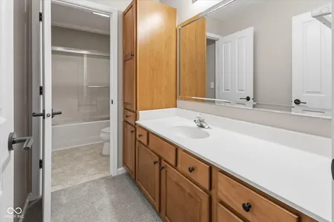 9070 Iris Lane Zionsville IN 46077