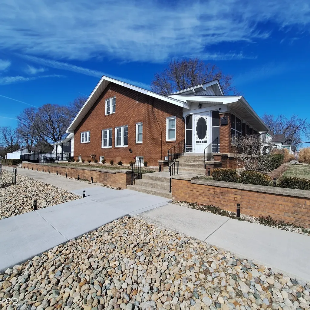 102 N Main Street Cloverdale IN 46120