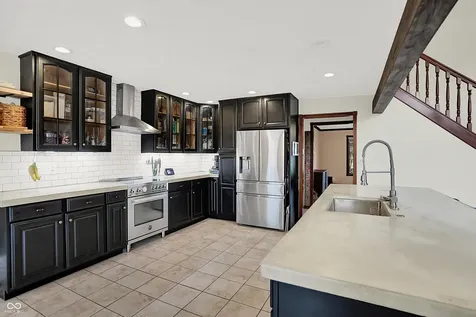 136 W Chalet Drive Mooresville IN 46158