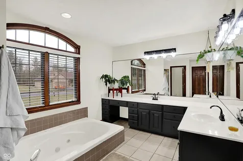 136 W Chalet Drive Mooresville IN 46158
