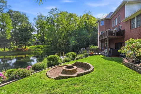 136 W Chalet Drive Mooresville IN 46158