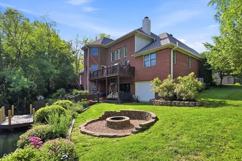 136 W Chalet Drive Mooresville IN 46158