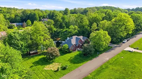 136 W Chalet Drive Mooresville IN 46158