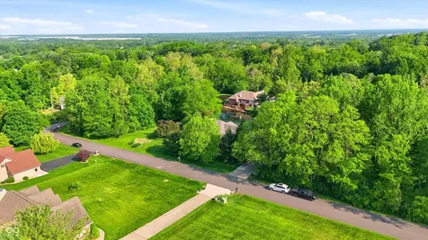 136 W Chalet Drive Mooresville IN 46158