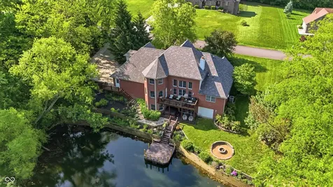 136 W Chalet Drive Mooresville IN 46158