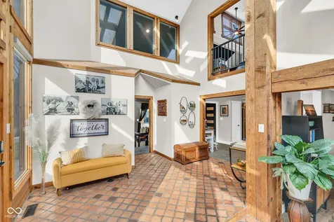 785 Pineview Drive Zionsville IN 46077