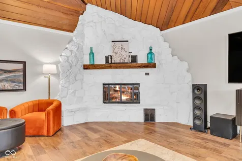 785 Pineview Drive Zionsville IN 46077