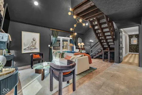 785 Pineview Drive Zionsville IN 46077