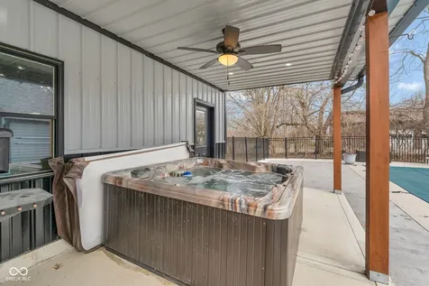 785 Pineview Drive Zionsville IN 46077