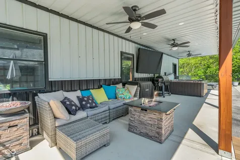 785 Pineview Drive Zionsville IN 46077