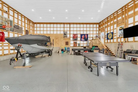 785 Pineview Drive Zionsville IN 46077