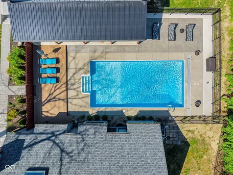 785 Pineview Drive Zionsville IN 46077
