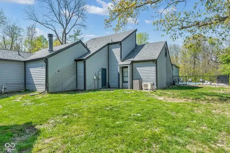 785 Pineview Drive Zionsville IN 46077