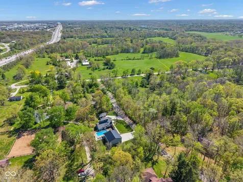 785 Pineview Drive Zionsville IN 46077