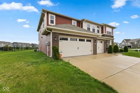 9719 Cimmaron Avenue Mccordsville IN 46055