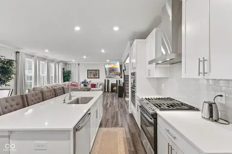 9719 Cimmaron Avenue Mccordsville IN 46055