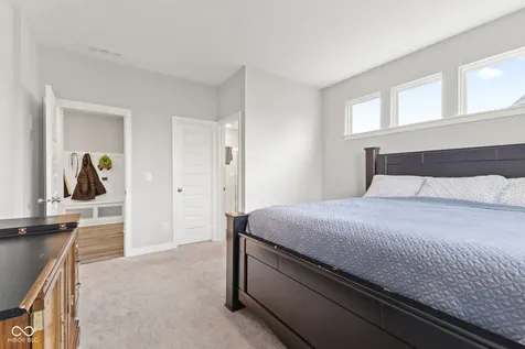 9719 Cimmaron Avenue Mccordsville IN 46055